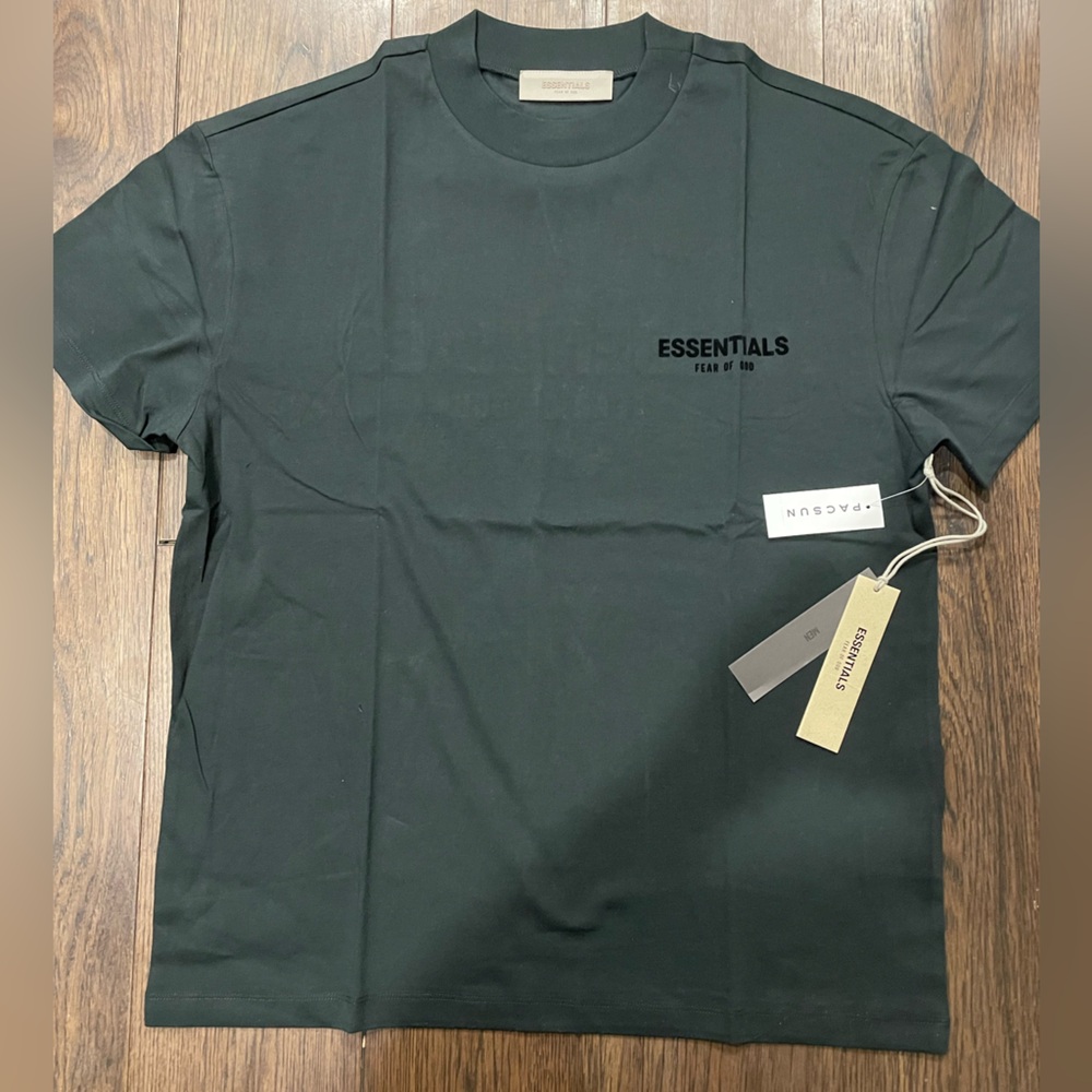 Essentials fear of god tee shirt